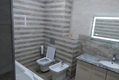 Proprietar inchiriez ap.3 cam Isaran (Coresi) nemobilat - 6