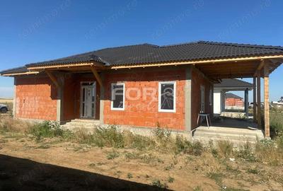 Casă cu 4 camere cu Teren 500 Mp în Sântandrei - 1