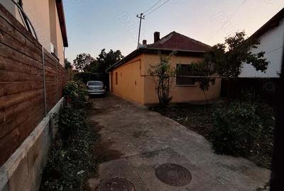 Casă cu 2 camere cu Teren 473 Mp în Titulescu - 1