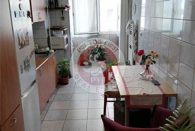 Apartament cu 3 camere decomandat în Rahova - 6