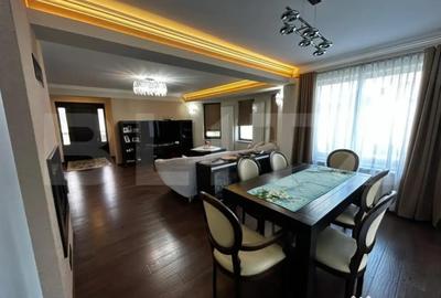 Casă cu 7 camere cu Teren 500 Mp în Central - 3