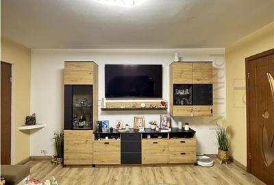 Apartament cu 3 camere semidecomandat, mobilat în Buziașului - 2