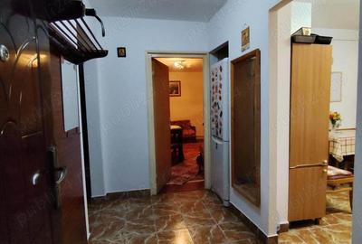 Vand apartament 4 camere, zona Mana?tur, la 2 minute de McDonald's - 1