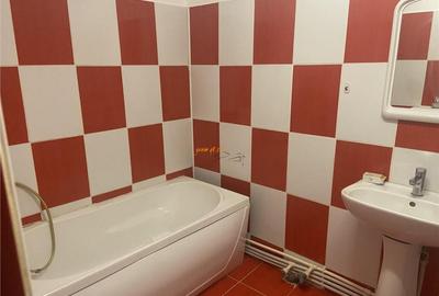 Garsoniera de , zona Spitalul Judetean Focsani , 28 mp , de - 16