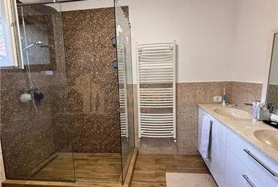 Casă cu Teren 620 Mp în Groși - 17