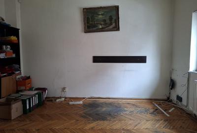 Casă individuală cu 11 camere cu Canalizare în Vitan Mall - 4