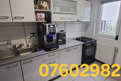 Apartament cu 4 camere semidecomandat în Central - 1