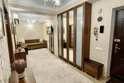 Apartament cu 3 camere în Astra