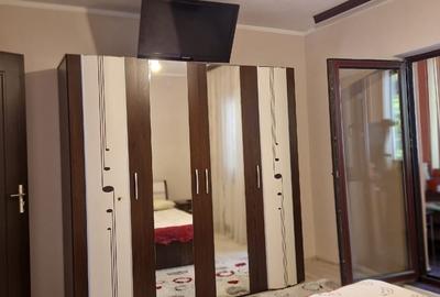Închiriez apartament 2 camere Pescarilor Faleza Nord.  WhatsApp 0724372379 - 5