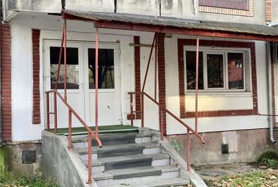 Spațiu comercial, de 80 mp, în Petrila - 1