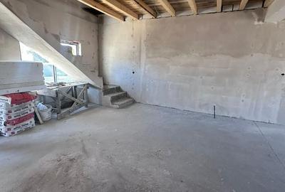 Casă individuală cu 7 camere cu Canalizare în Lumina - 1