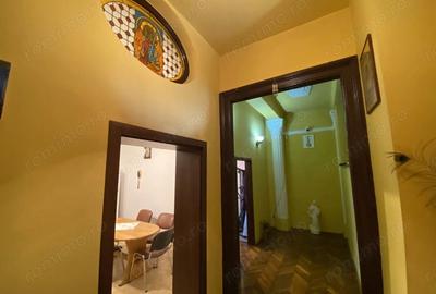 Apartament cu 5 camere decomandat, mobilat în Elisabetin