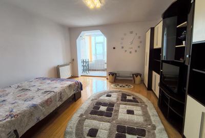 Garsonieră decomandată, mobilată în Km 4 - 4