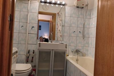 De inchiriat apartament 3 camere 8 minute de metrou 1 Decembrie - 8