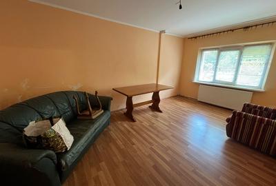 Apartament cu 2 camere decomandat în Gară