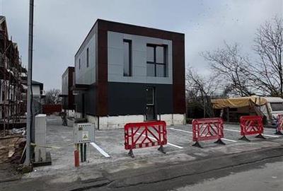 Casă individuală cu 3 camere cu Canalizare în Central - 2