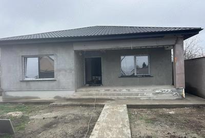 Casă cu Teren 575 Mp în Cumpăna