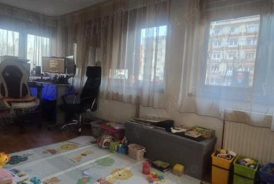 Apartament cu 3 camere decomandat în Bălcescu - 3