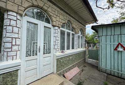 Casă cu 4 camere cu Teren 1200 Mp în Dărmănești - 2
