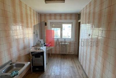De vânzare – Apartament 3 camere, Sector 4 - 11