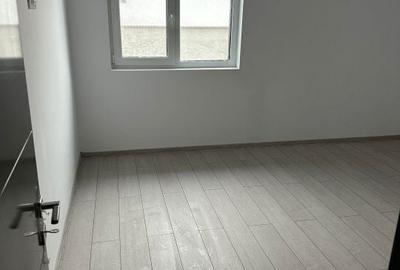 Casă cu 4 camere cu Teren 300 Mp în Domnești - 2