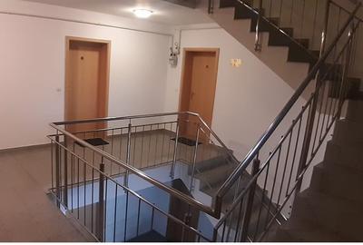 Apartament cu 2 camere decomandat în Tractorul - 2