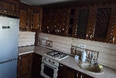 Apartament cu 3 camere decomandat în Nicolina