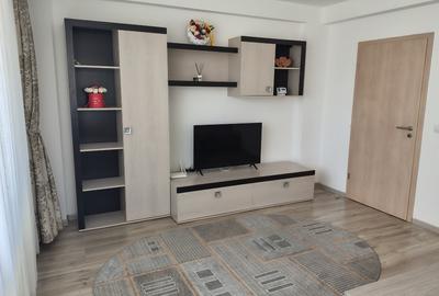 Apartament cu 3 camere decomandat, mobilat în Tractorul - 3
