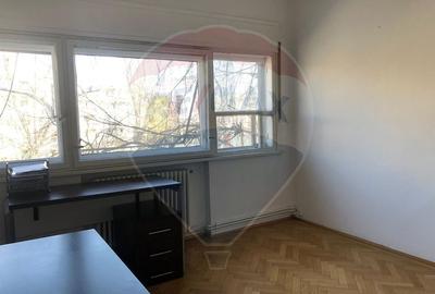 Apartament cu 4 camere nemobilat in P-ta Victoriei langa Orange - 18