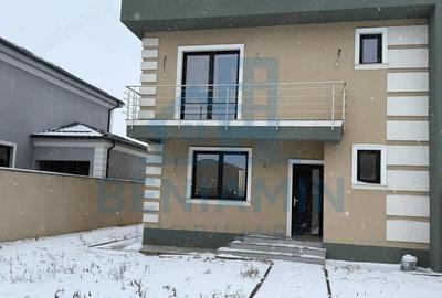 Casă cu Teren 300 Mp în Central - 1