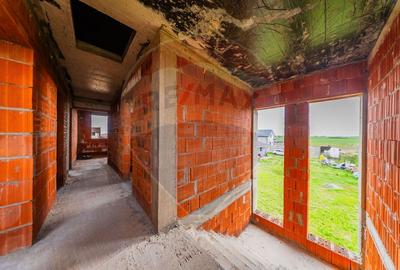Casa / Vila la rosu Zimand-cuz - 9