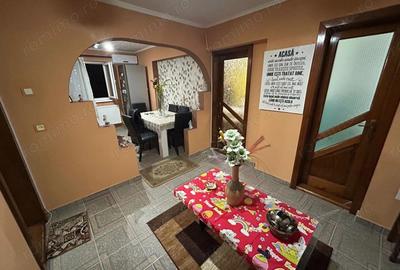 Apartament 2 camere, decomandat - zona Cetate - 3