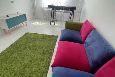 Apartament cu 2 camere decomandat, mobilat în Victoriei