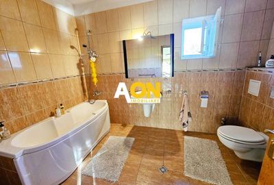 Casă individuală cu 8 camere cu Canalizare în Cetate - 19