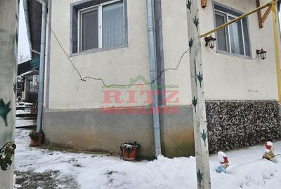 Casă cu 3 camere cu Teren 392 Mp în Central - 1