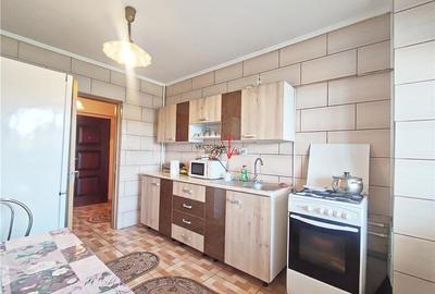 Apartament decomandat la et.2/10, vedere panoramica pe parcul TEI - 21