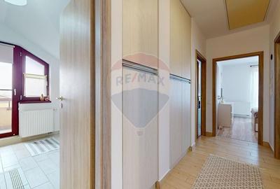 Apartament cu 2 camere decomandat, mobilat în Tractorul - 18