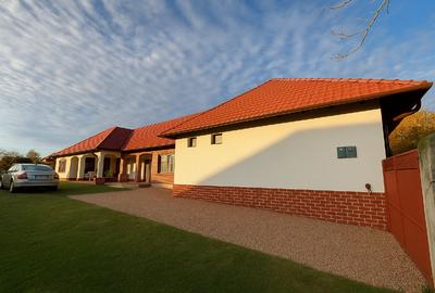 Casa de Vanzare la sol, 365m2 utili - 2