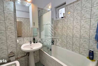Casă cu 8 camere semidecomandat cu Canalizare în Șagului - 4