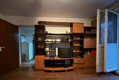 Apartament cu 2 camere decomandat în Drumul Taberei