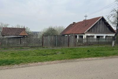 Casă cu 3 camere în Crestur - 1