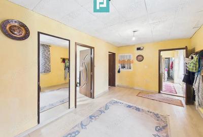 Casa cu 7 camere, teren generos in Vladimirescu Casa cu 7 camere, teren generos in Vladimirescu - 5