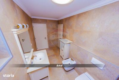 Casă cu 4 camere cu Piscina în Central - 5