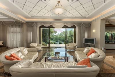 Casă cu 10 camere cu Canalizare în Snagov