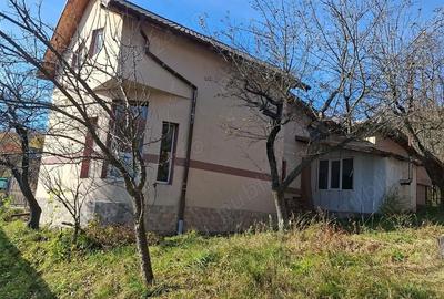Casă cu 6 camere cu Canalizare în Central - 6