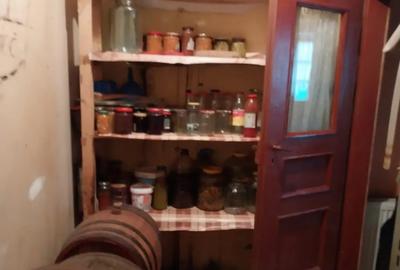 Casă cu 7 camere cu Teren 1330 Mp în Central