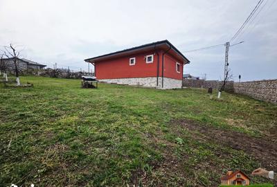 Casă cu 2 camere cu Teren 450 Mp în Miroslava - 2