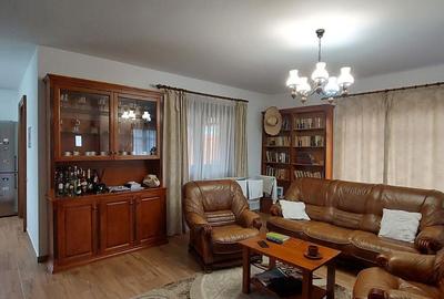 Casă cu 5 camere cu Teren 460 Mp în Corunca - 10