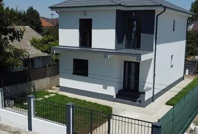 Casă individuală cu 4 camere cu Canalizare în Lumina - 10