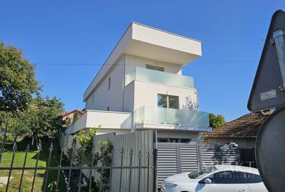 Duplex cu 4 camere cu Canalizare în Iris - 1